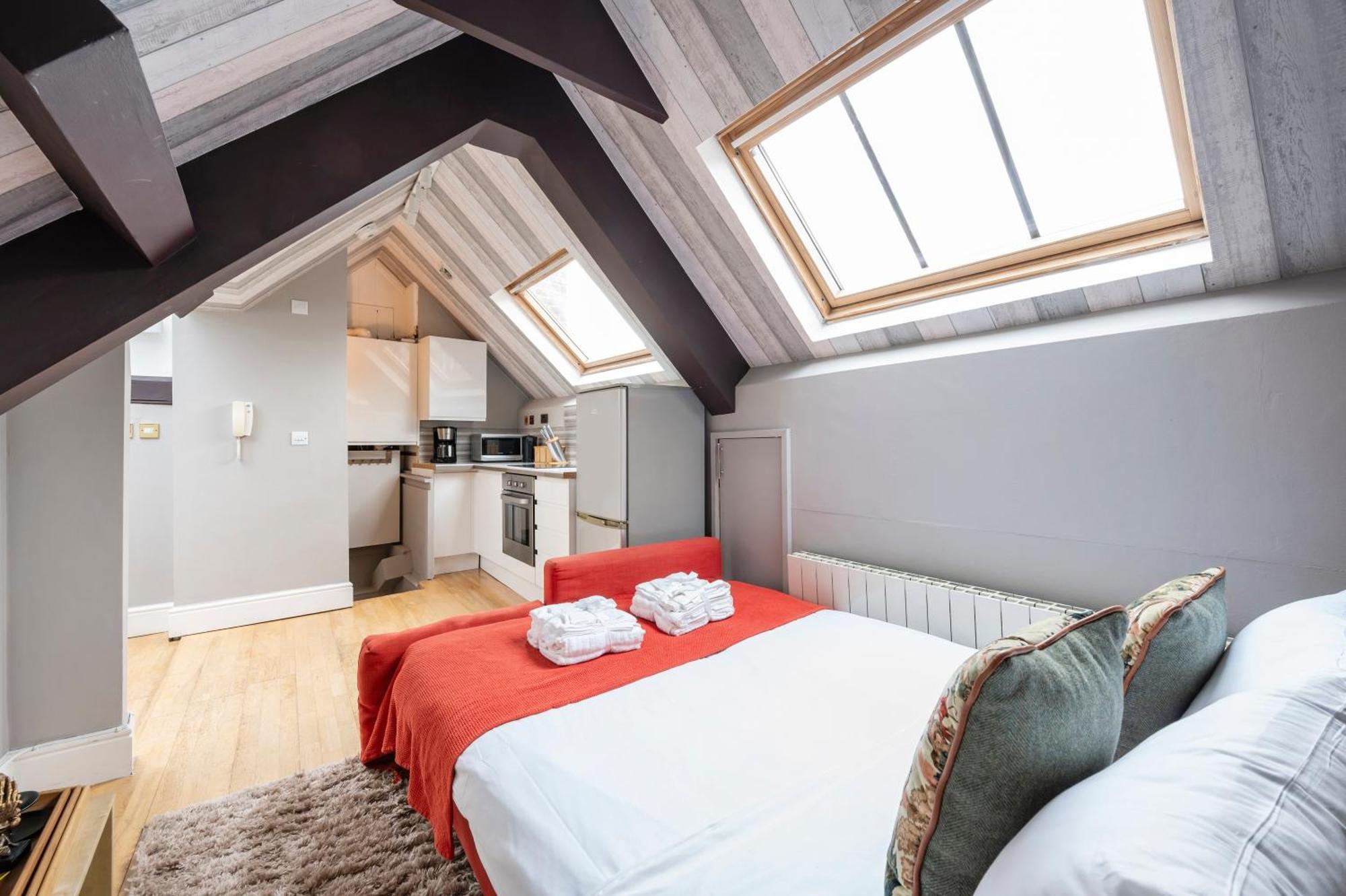 Sunny Loft In Center Of London Apartment Екстериор снимка